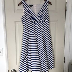 Ivy + Blu fit and flare sleeveless dress 👗 Size 6
